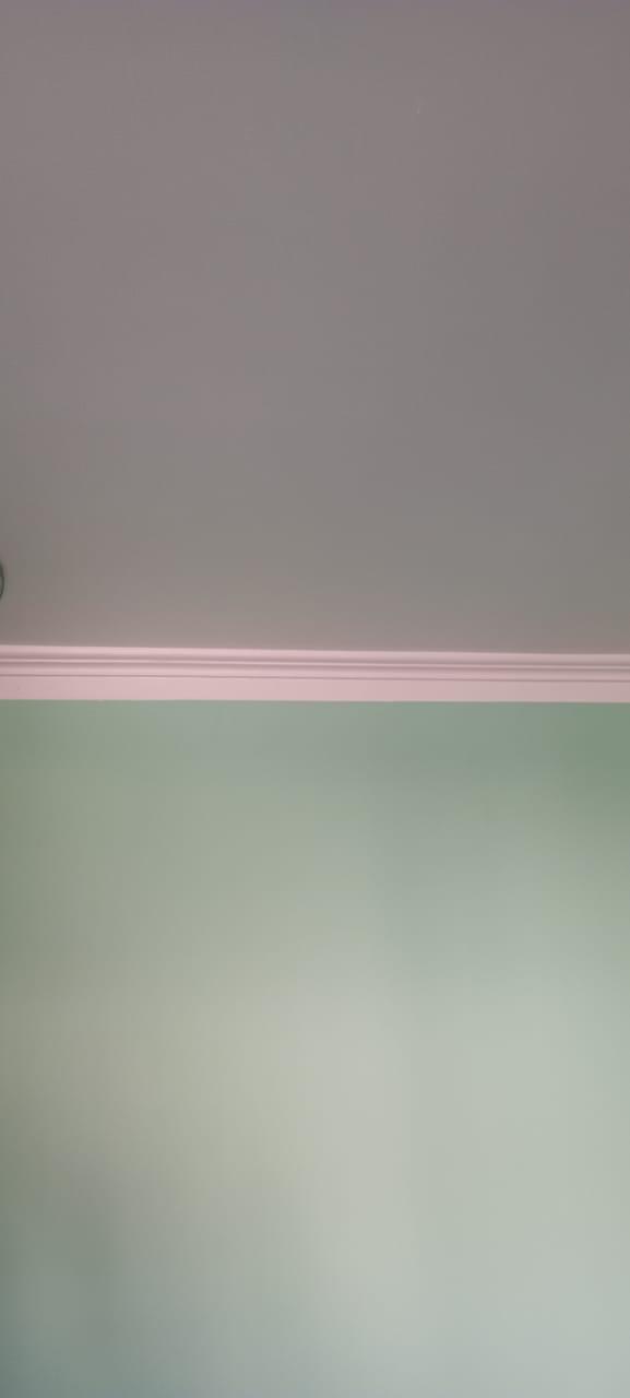 Detalle de pared recién pintada