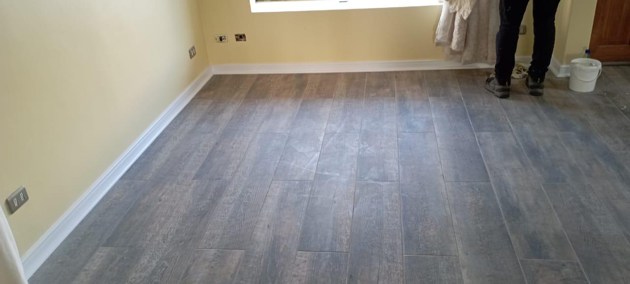 Cliente revisando planos